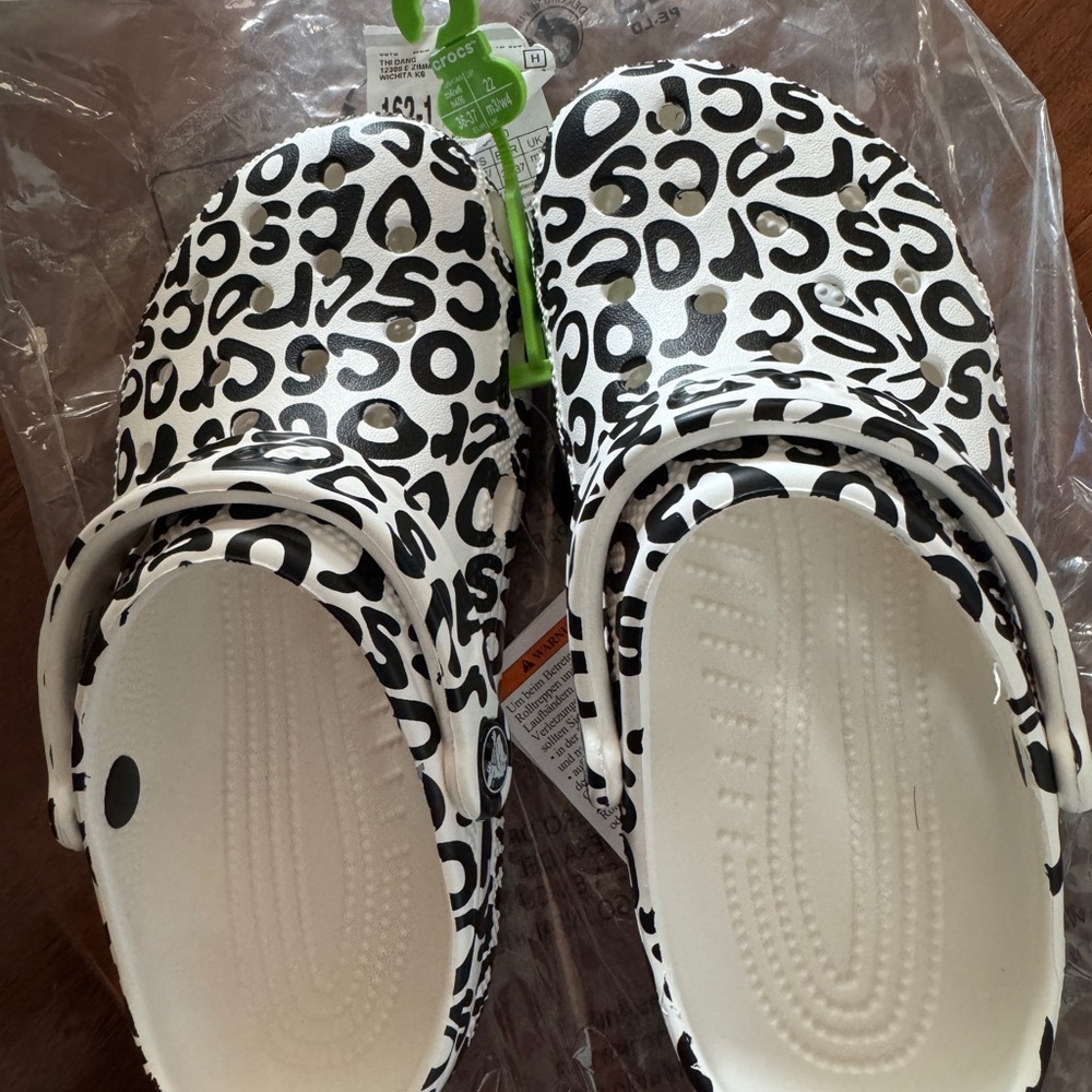 Crocs Size 6